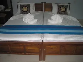 Hotel Blue Sapphire - Image 2