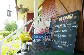 LOO Guesthouse - Image 2