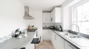 The Art Apartment - Image 3