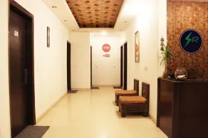 OYO ROOMS DLF PHASE 3 - Image 3