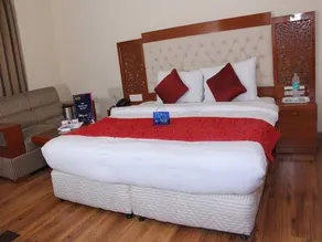 OYO Premium Mountain Vew Mashobra - Image 3