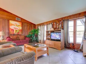 Venice Euclid Home 3 Br home by RedAwning - Image 5