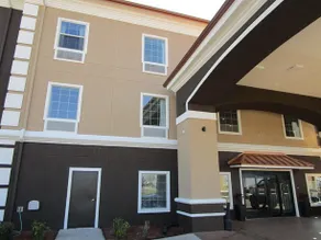 Comfort Inn & Suites Texas City - Image 3