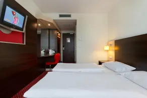 AZIMUT Hotel City South Berlin - Image 3