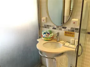 Eastern Pearl 188 Hotel Tianjin - Image 3