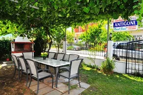 Antigone Hotel - Image 2
