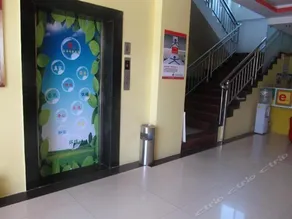 Nature E-sports Hotel (Shenzhen Longyuan Subway Station) - Image 3