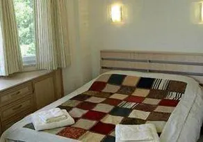 Lakeside Villa - Image 5