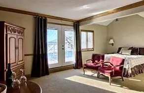 The Vineyard Inn on Suttons Bay-Lakeview Studio - Image 3