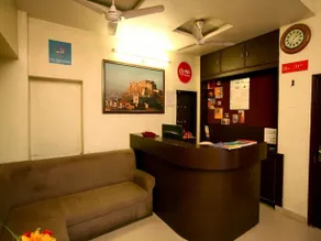 OYO Rooms Umed Club Road Rai Ka Bagh - Image 4