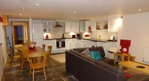 Rum Store - Cosy Family Hideaway Penzance Harbour - Image 3