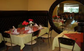 Raina Beach Hotel - Image 5