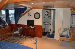 Captains Cabin - Image 2
