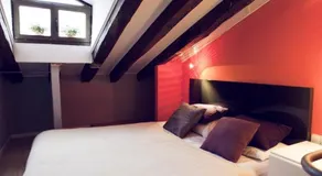 Six Rooms Santa Ana - Image 3