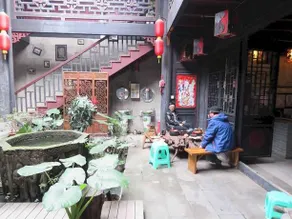 Chongqing Sunrise Mingqing Hostel - Image 4