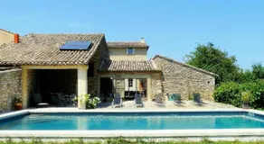 Mas Provencal climatise avec Piscine Privee et Securisee, situe en campagne de Gordes au cœur du Lub - Image 2