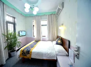 Half Mile Blue Hostel - Image 3