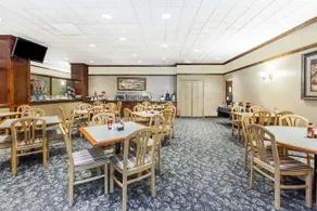 Clarion Hotel & Conference Center Lansing West - Image 5