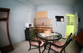 Sint Maarten International Guesthouse - Image 5