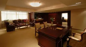 Luoyang Quanjude Hotel - Image 4