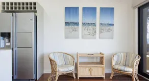 'whispering Sands' 10 Sandy Point Road Luxury Waterfront Home With Aircon Wifi & Foxtel - Image 2