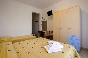 Hotel Edelweiss - Image 2