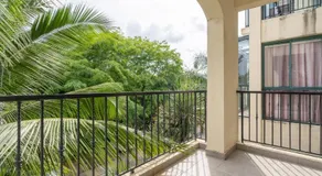 Yalong Bay Leju Tropical Coquette Apartment - Image 5