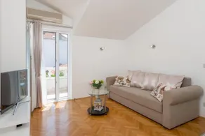 Royal Luxury Apartments - Image 5