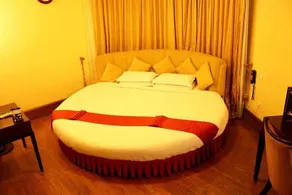OYO Premium Mysore Nazarbad Road 2 - Image 2