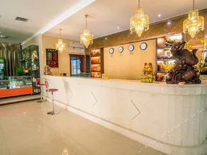 Changlai Fashion Hotel - Image 2