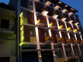 George Hotel - Image 2