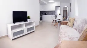 Centrico, elegante, acogedor y cerca de la PLAYA con Parking gratis - Image 2
