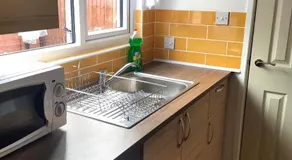 Almond Studio - experience stay in modern garden guest house with NETFLIX - Image 4
