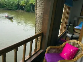 The Lotus - Houseboat - Image 4