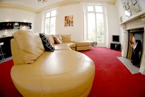 Clarendon Apartments - Image 2