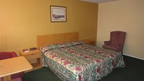 Holiday Motel - Image 2