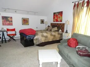 The Loft at 12 Clara - Image 4