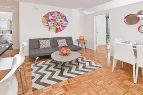 Luxurious Two Bedroom Apartment in Doorman Building - Lincoln Center - Image 3