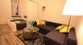 Elegant and spacious apartment - Image 2
