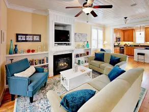 2751 Sw Beach Ave Home - Image 1