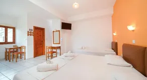 Komninos Rooms - Image 5
