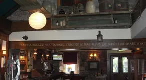 Houston Inn - Image 5