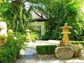 Sunshine Villa and Guest House - Image 3