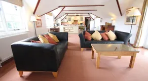 Vale View Apartment - Image 5