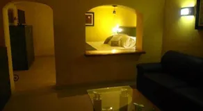 El Hotelito - Image 4