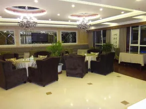 Da Lian Rui Fu Hotel - Image 4