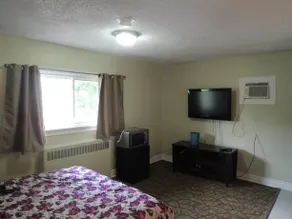 Sharp Motel - Image 4