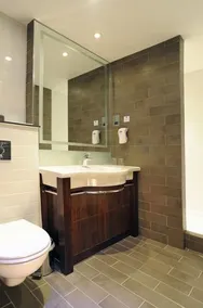 Belvilla Crewe City Centre Hotel - Lifestyle - Image 4