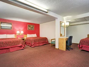 Days Inn by Wyndham Red Wing - Image 3
