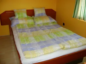 Pipacs Apartmanhaz Balatonboglar - Image 5